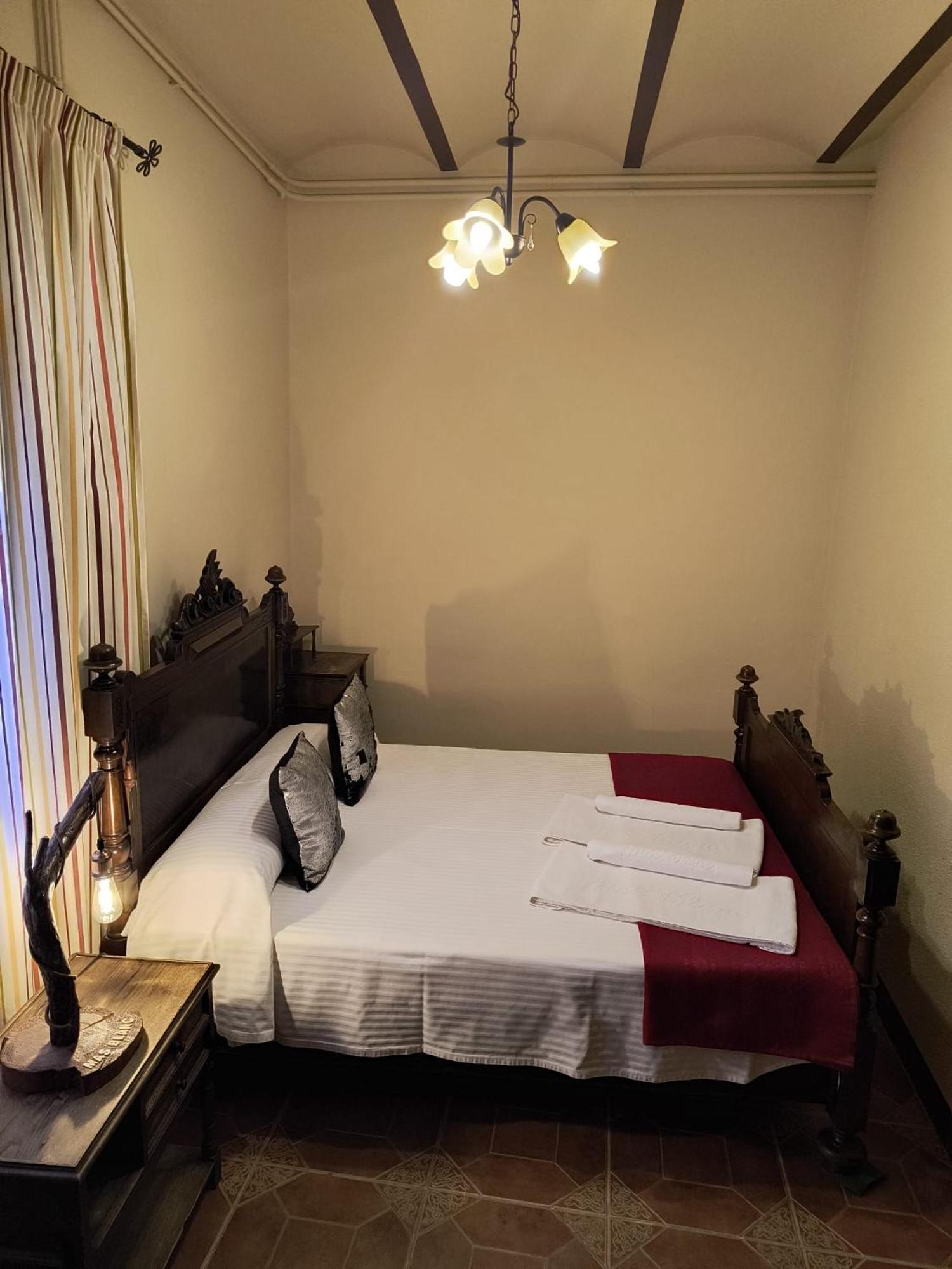 Hostal Rural Mas Blanc San Martín de Centellas Szoba fotó