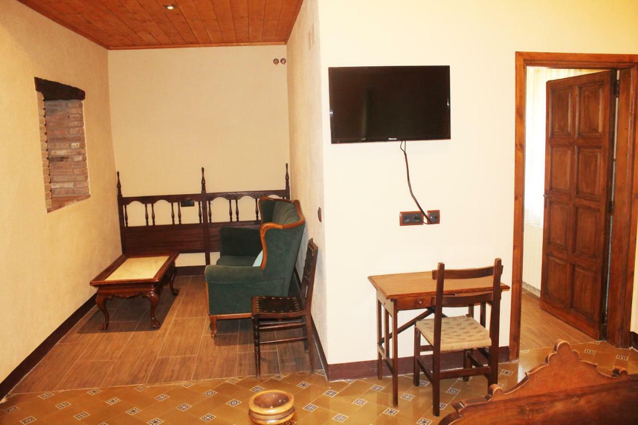 Hostal Rural Mas Blanc San Martín de Centellas Kültér fotó